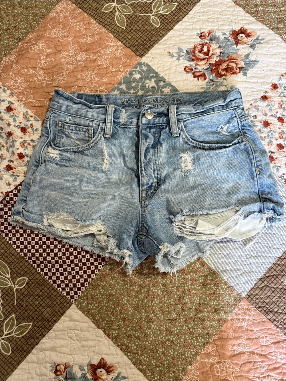 American Eagle vintage high-rise shorts women’s size 2